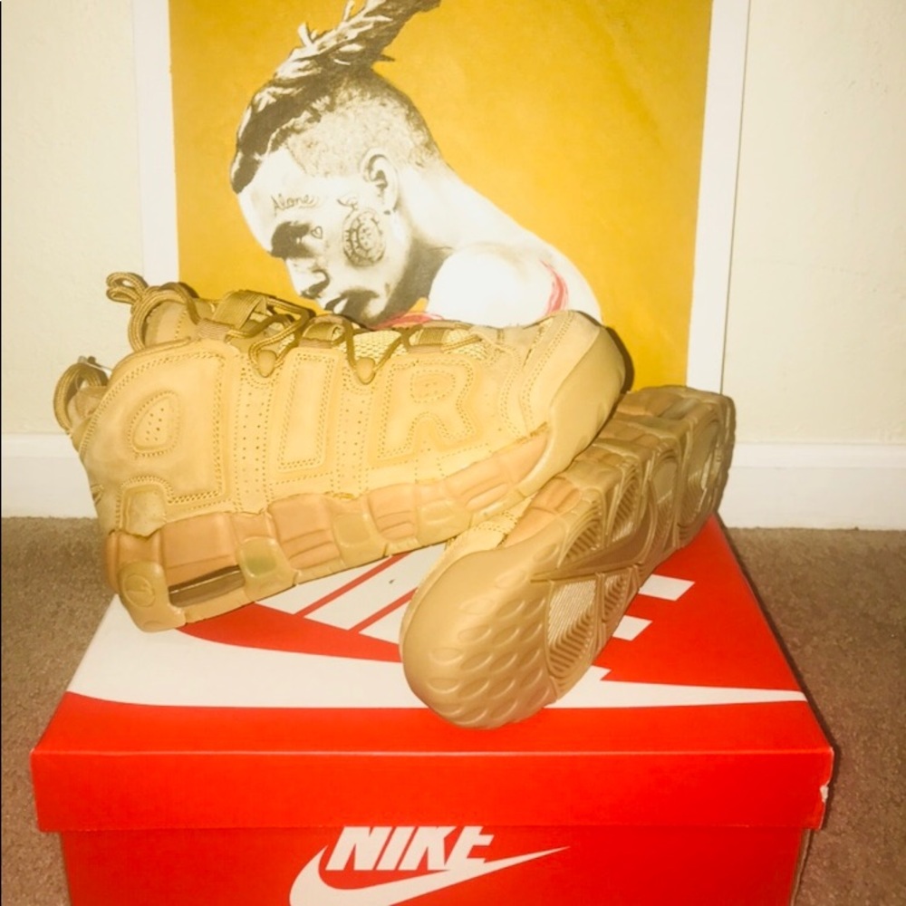 NIKE AIR UPTEMPO
